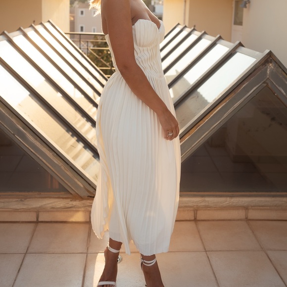 HOUSE OF CB AMORATA DRESS - Picture 7 of 8